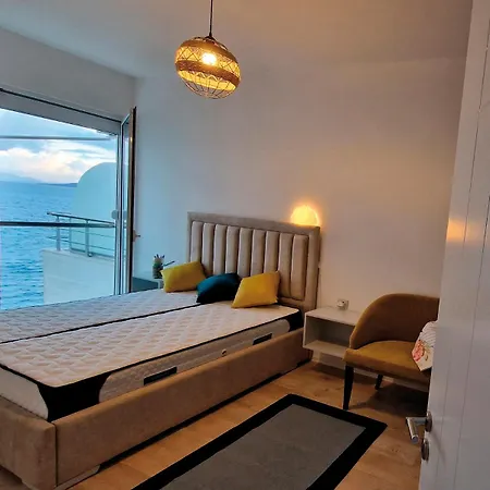 Salty Breeze Sea View Apartament