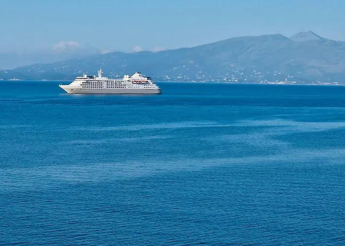 Salty Breeze Sea View *